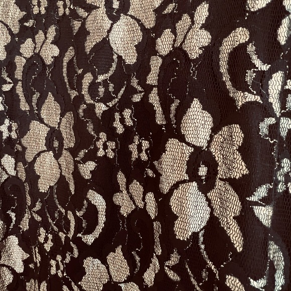 NWT. Cocktail dress black and gold lace overlay. Size 12 midi length. Classic. - Picture 4 of 4